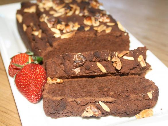 LCHF Chocolate Buttermilk Cake