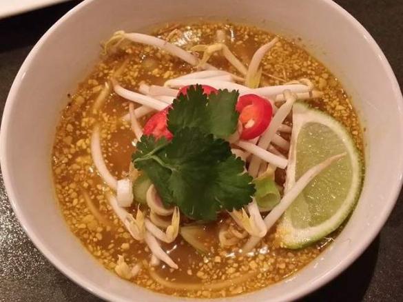 Tom Yum Soup with Steamed Thai Scallops