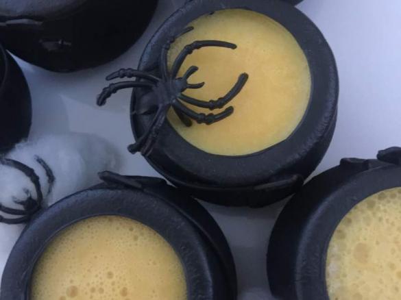 Lemon and Peach Potion Pots For Halloween