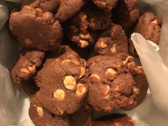 Easy Peasy Chocolate Cookies