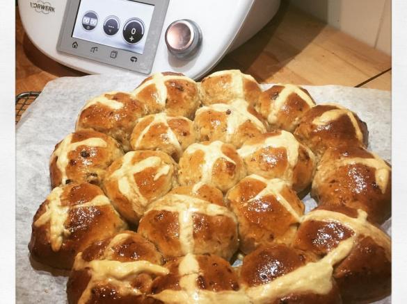 Gourmet Apple and cinnamon hot cross buns