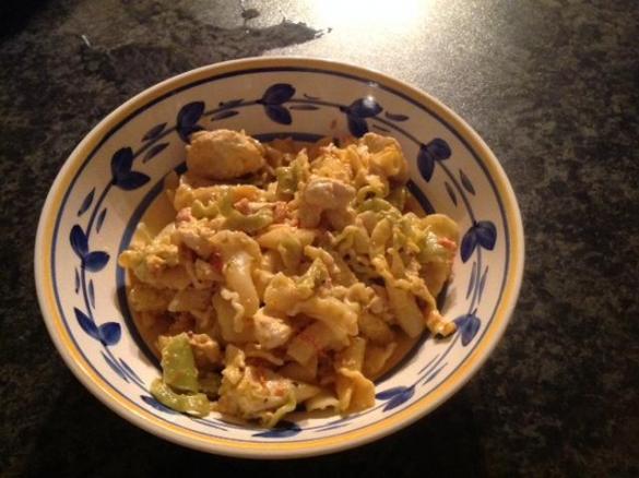 Creamy chicken and bacon pasta with sundried tomatoes