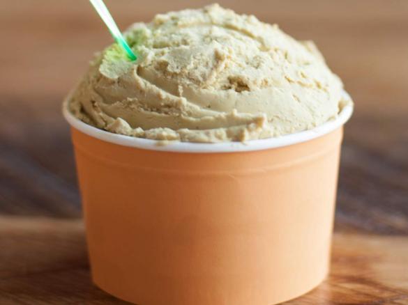 Banana Nut Icecream (I can't believe it's not icecream Icecream). sugar and dairy free