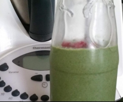 Raspberry Green Smoothie 