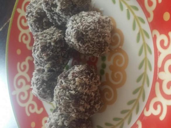 Choc fudge healthy balls 