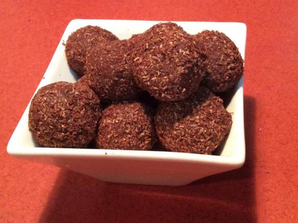 Jills CHOCOLATE NUT PROTEIN BLISS BALLS