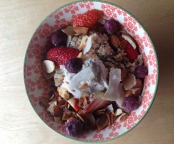 Quick Paleo Berry Muesli
