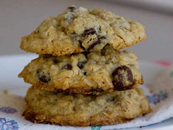 Oaty choc chip cookies