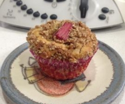 Rhubarb Crumble Muffins