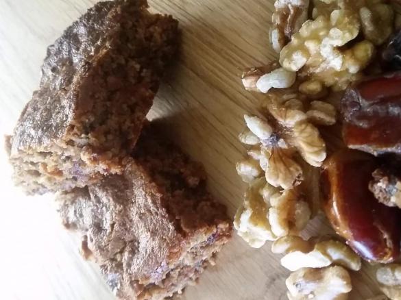 date and walnut slice