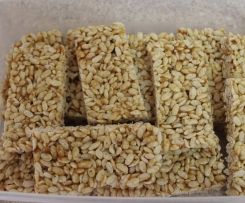 Healthy LCM style Puffed Rice Bars