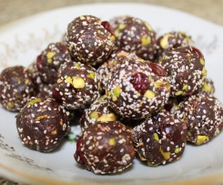 Raw Chocolate, Chia, Cranberry & Pistachio Energy Balls