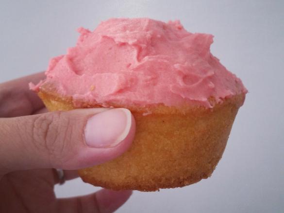 Easy Peasy Vanilla Cupcakes by Domestic Thermominx