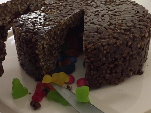 Chocolate Crackle Smash Cake