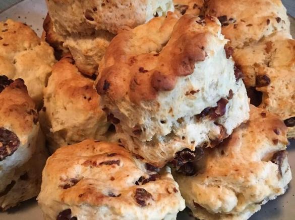 Easy date scones