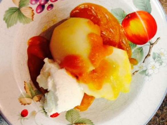 Cinnamon Pears with Apricot Sauce