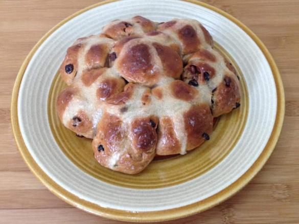 CHOCOLATE CHIP HOT CROSS BUNS WITH VANILLA GLAZE