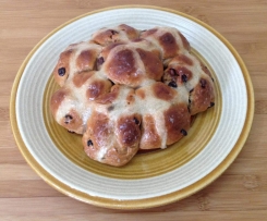 CHOCOLATE CHIP HOT CROSS BUNS WITH VANILLA GLAZE