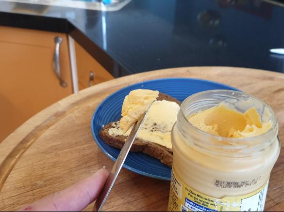 Chedar Cheese Spread (Like Cheez Whizz)