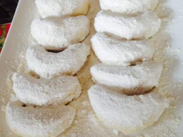 Greek Shortbread (Kourabiethes)