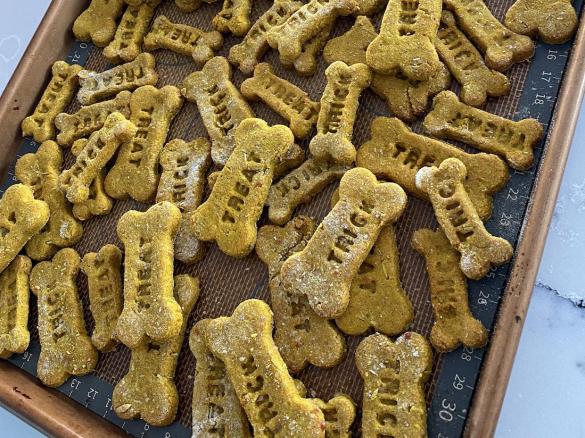 Pumpkin & herb doggy treats