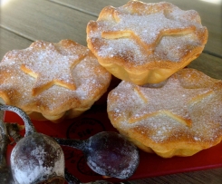 Pear, cranberries, Goji Berries and Dates Christmas Mince Pies