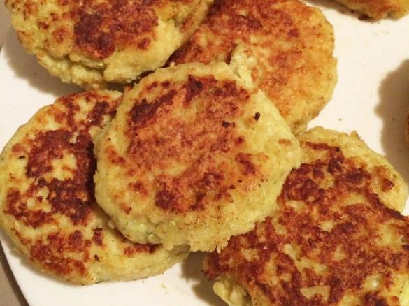 CHICKEN AND PARMESAN PATTIES/RISSOLES/BURGERS