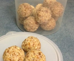 Chewy Cashew Balls