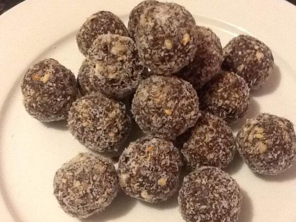 Apricot, Almond and Cashew Bliss balls