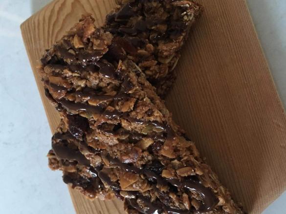 Muesli Bars with Coconut and Chocolate