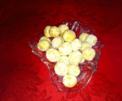 Christmas Apricot Balls