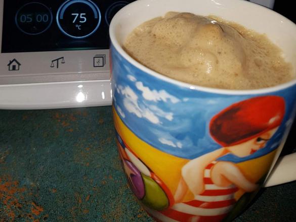 Almond milk instant coffee