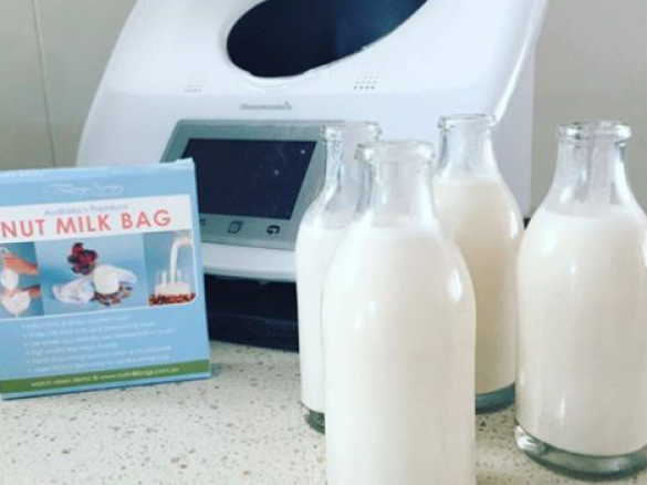 Variation Almond Milk