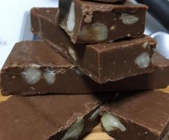 Chocolate macadamia fudge