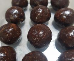 I’ve tried every vegan chocolate energy ball recipe going – this is the best one