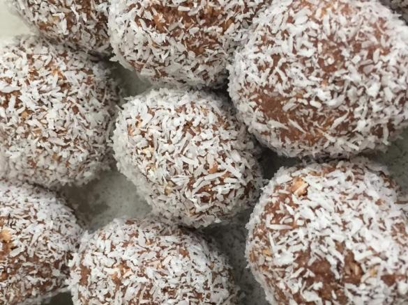 Super Easy Rum Balls