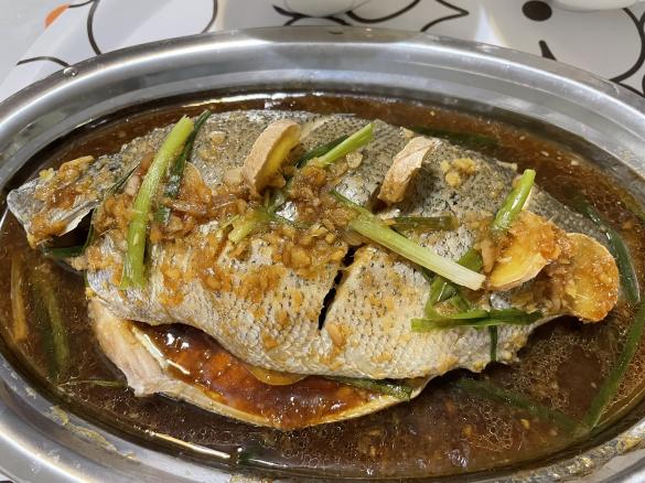 Vietnamese Steam fish with ginger and garlic