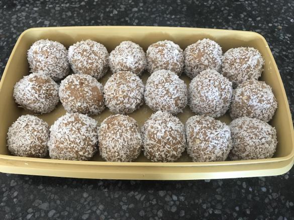 Gunnadoo' Anzac-inspired Bliss balls