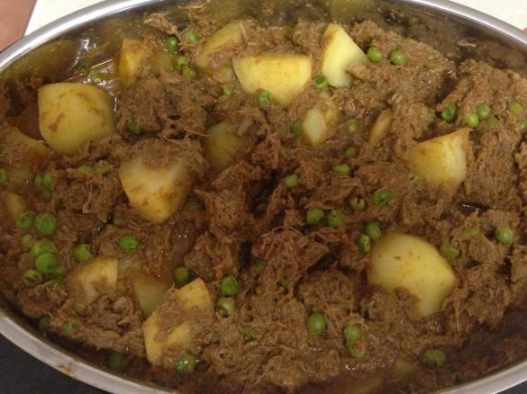 Lamb, potato & pea curry