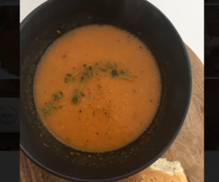 Best ever roast garlic and tomato soup