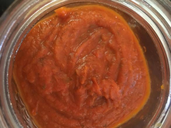 Pizza Sauce with onion, garlic and herbs