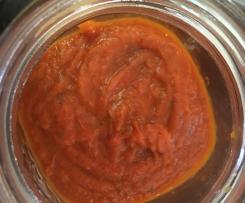 Pizza Sauce with onion, garlic and herbs