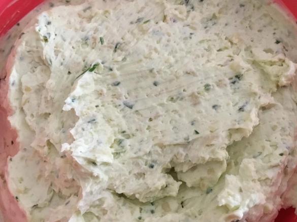 Cream cheese, herb & cashew dip