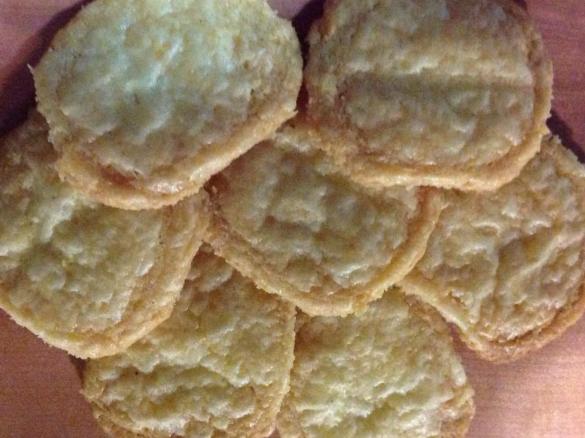 Gluten free cheddar cheese crackers