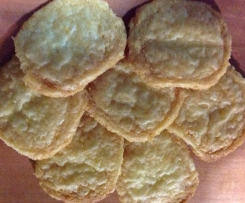 Gluten free cheddar cheese crackers
