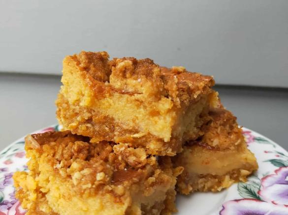 Chelsea's Caramel & Oat Slice (based on Chelsea Winter's recipe)