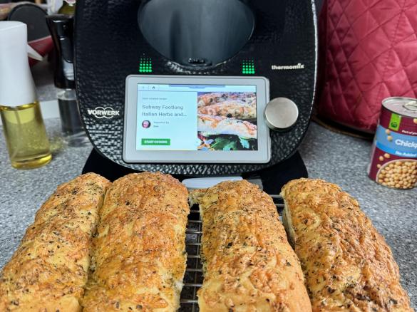 Variation Variation Subway Footlong Italian Herbs and Cheese Eat Fresh Bread Roll