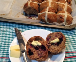Zesty spelt blueberry hot cross buns (low fructose)