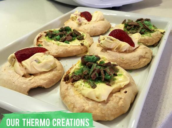 Mini Christmas Pavlovas