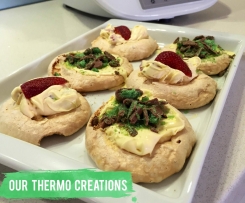 Mini Christmas Pavlovas